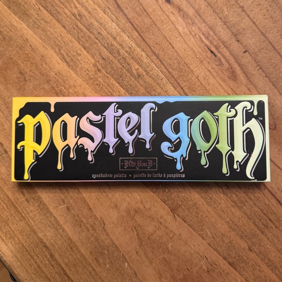 HOST PICK!!! LN – “Pastel Goth” Eyeshadow Palette — KVD Vegan Beauty - Picture 4 of 5